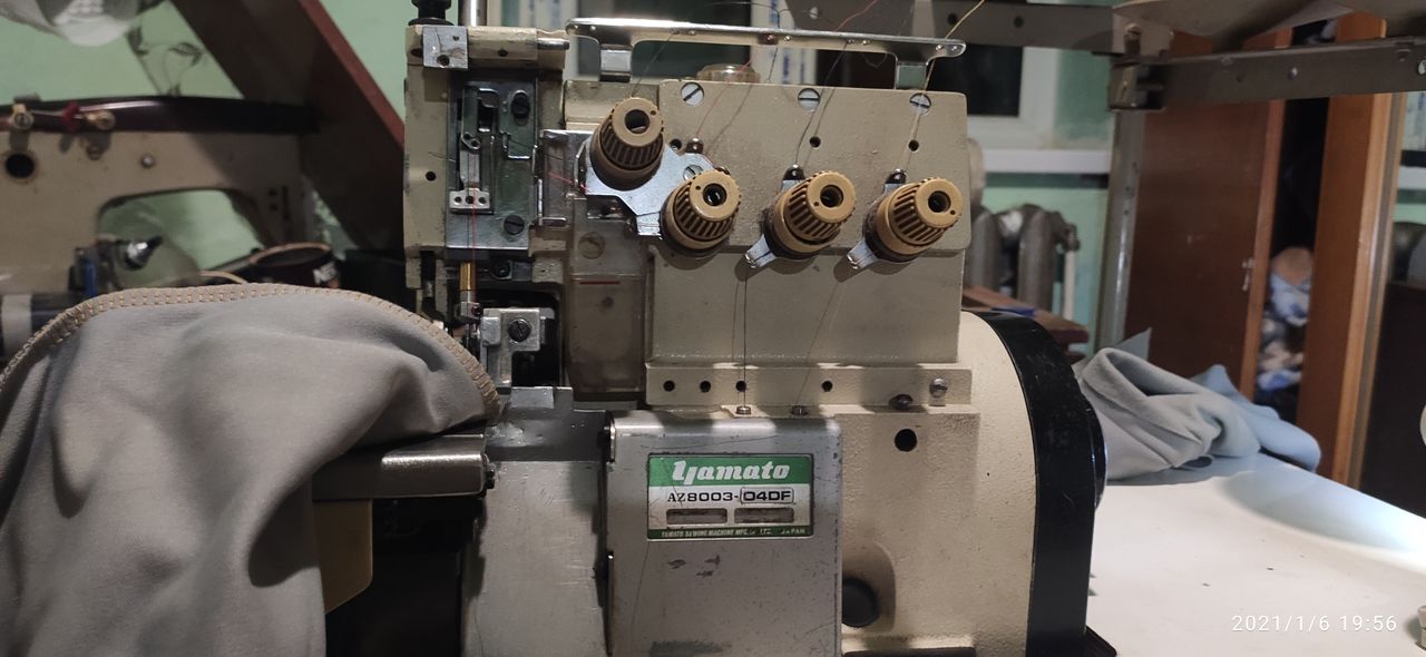 Оверлок 2ух игольный yamato промышленный