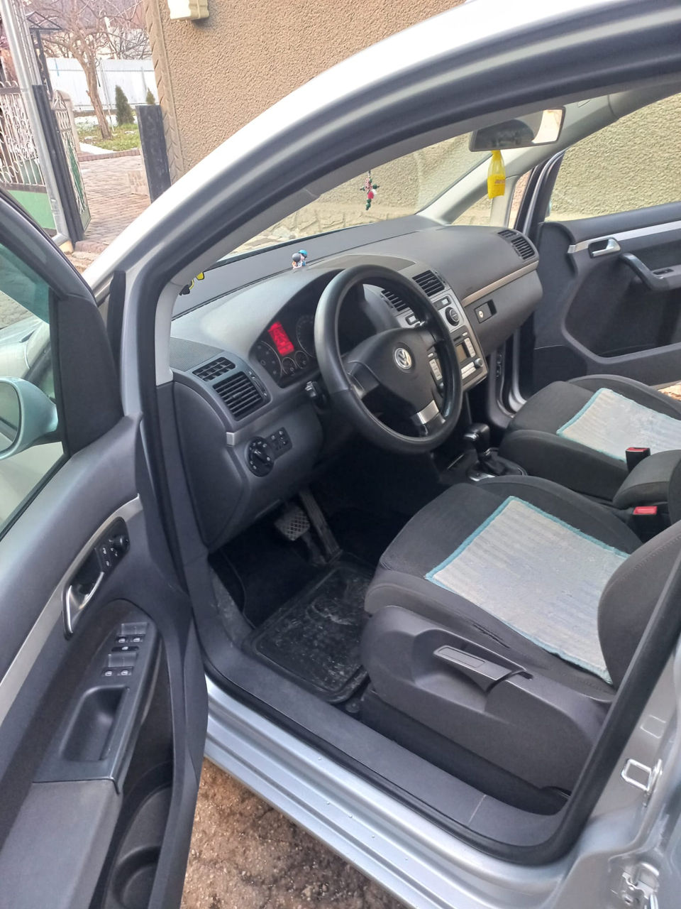 Volkswagen Touran foto 5