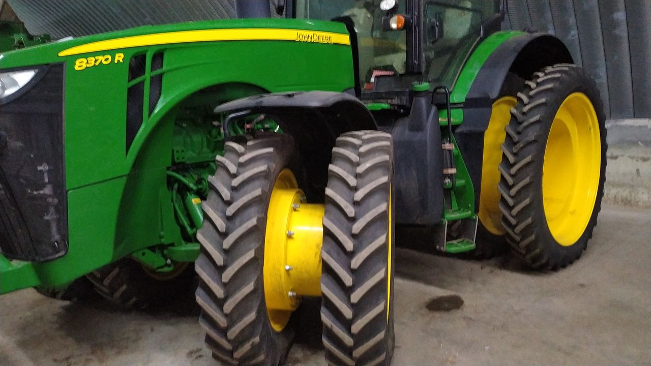 Шины камеры диски для трактaров комбайнов800/65 r32 650/75r32 30,культиваторов,сеелок,мини тракторов foto 17