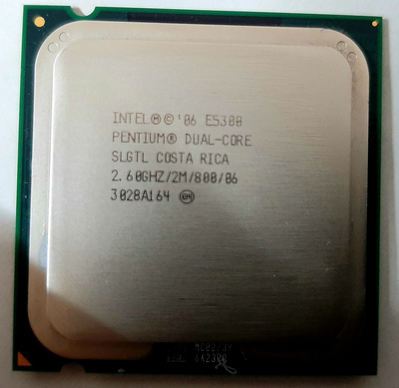 Intel Pentium E5300 2M Cache, 2.60 GHz, 800 MHz / 99 lei
