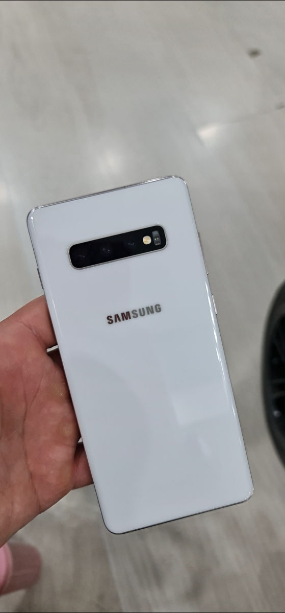 Samsung s 10 plus starea e ideala nu schimb doar vind foto 1