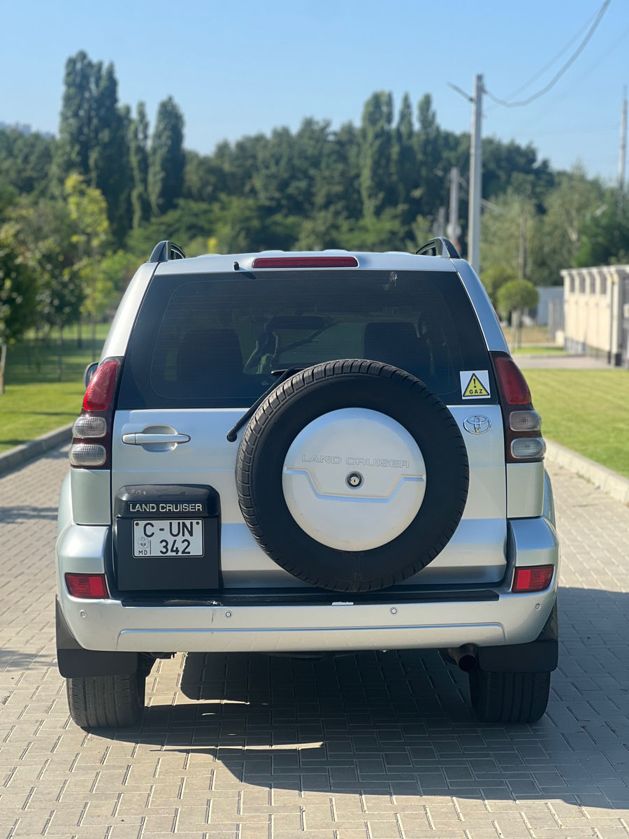 Toyota Land Cruiser Prado foto 5