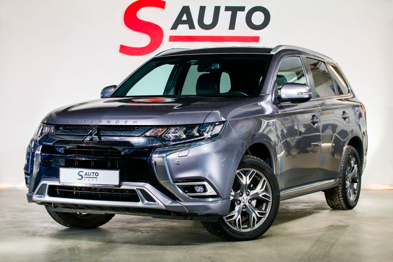 Mitsubishi Outlander фото 0