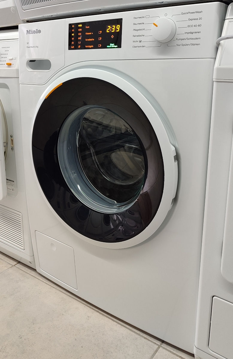 Стиральная машина Miele 2024 года фото 3