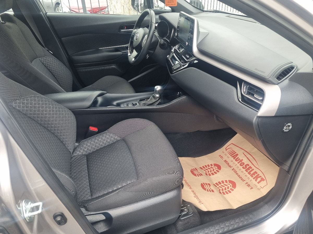 Toyota C-HR 2021 photo 10
