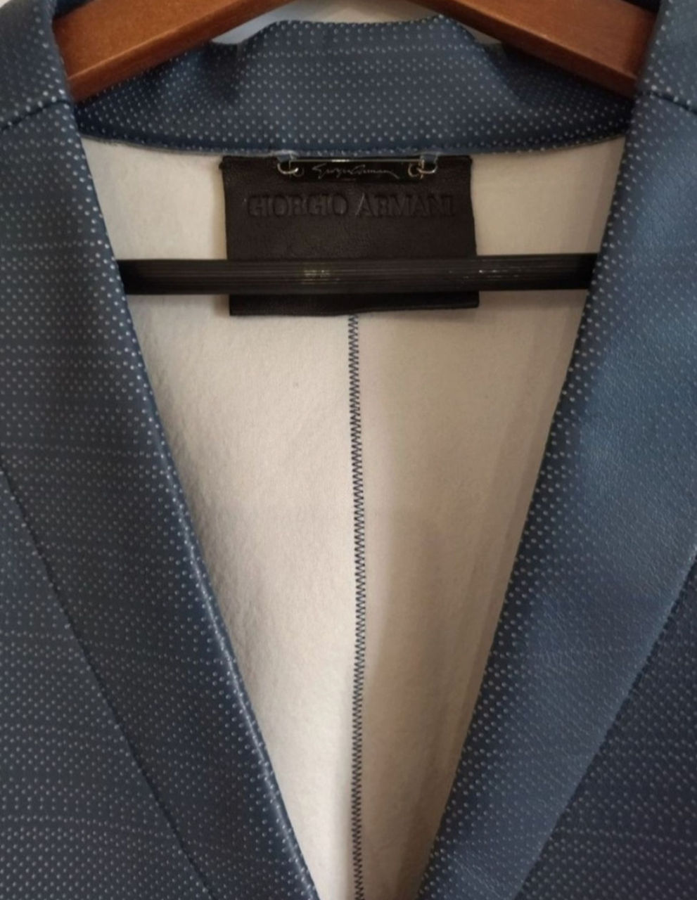 Пиджак женский Giorgio Armani.
