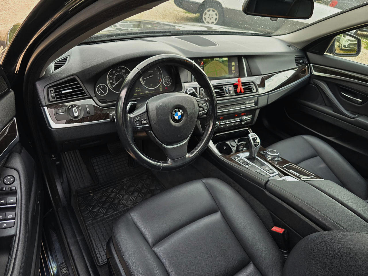 BMW 5 Series foto 7