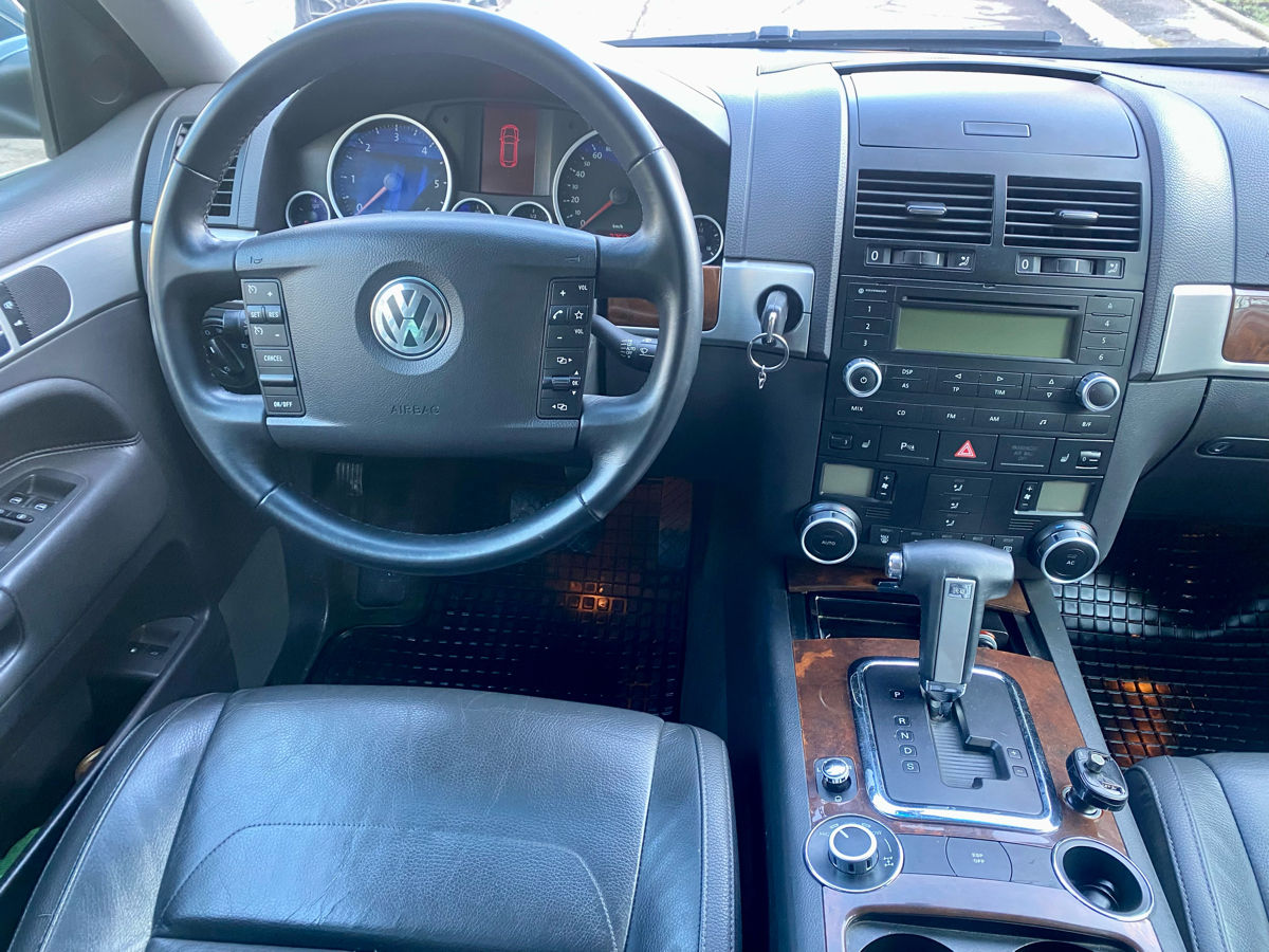 Volkswagen Touareg foto 10