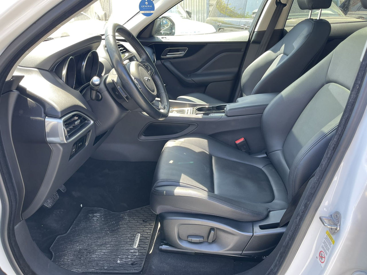 Jaguar F-PACE foto 6