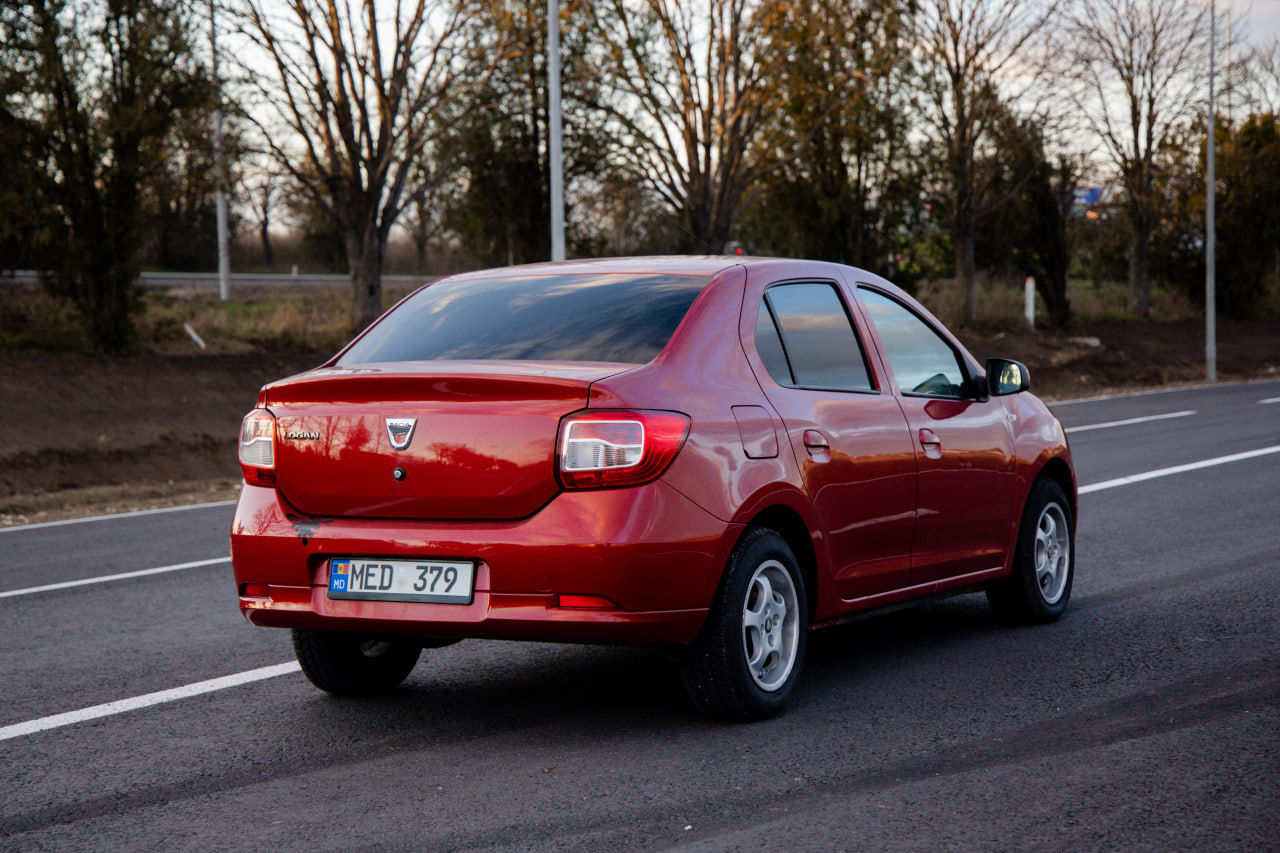 Dacia Logan foto 2