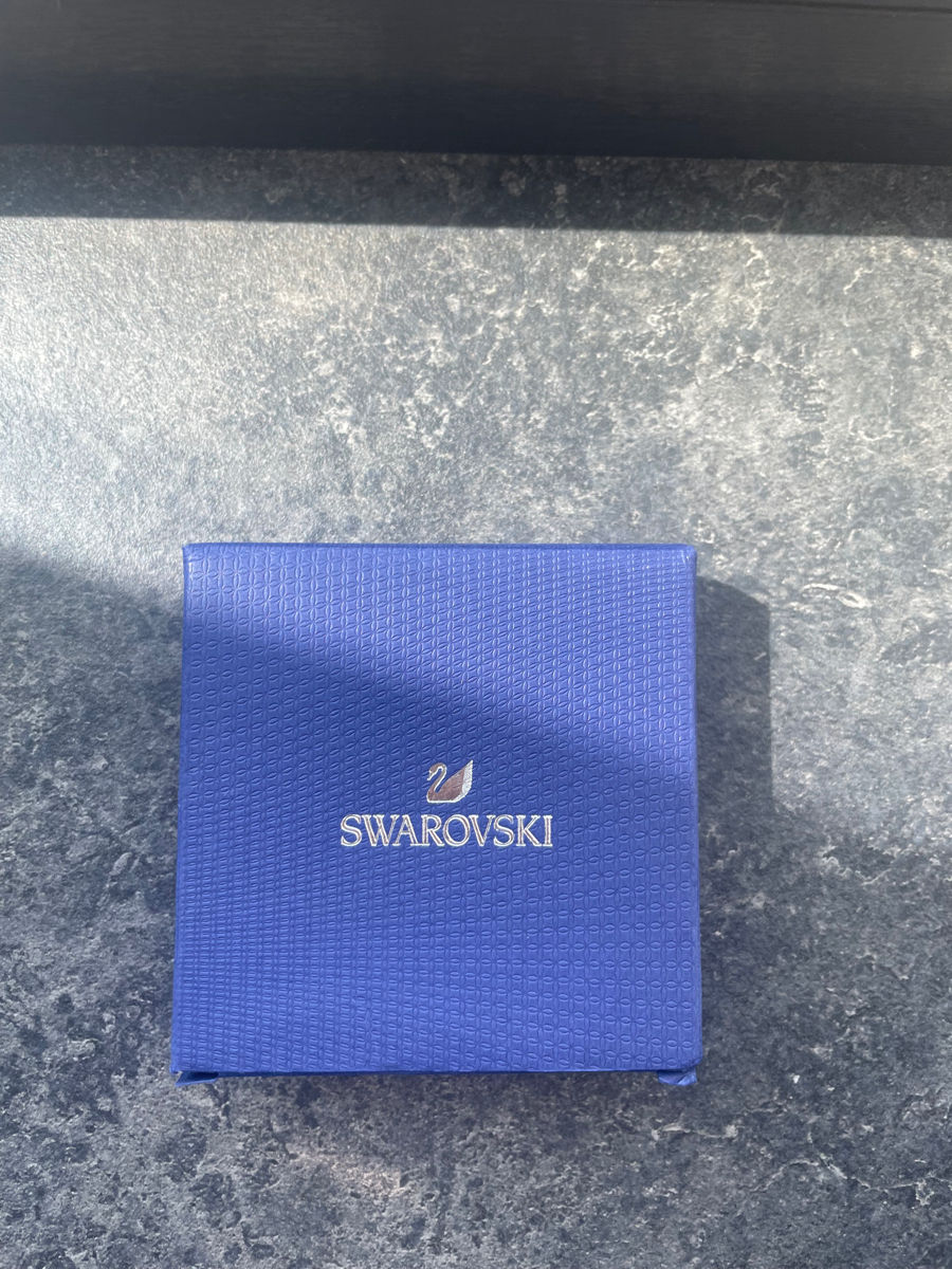 Vând cercei Swarovski noi nouți tot cu cutie! фото 2
