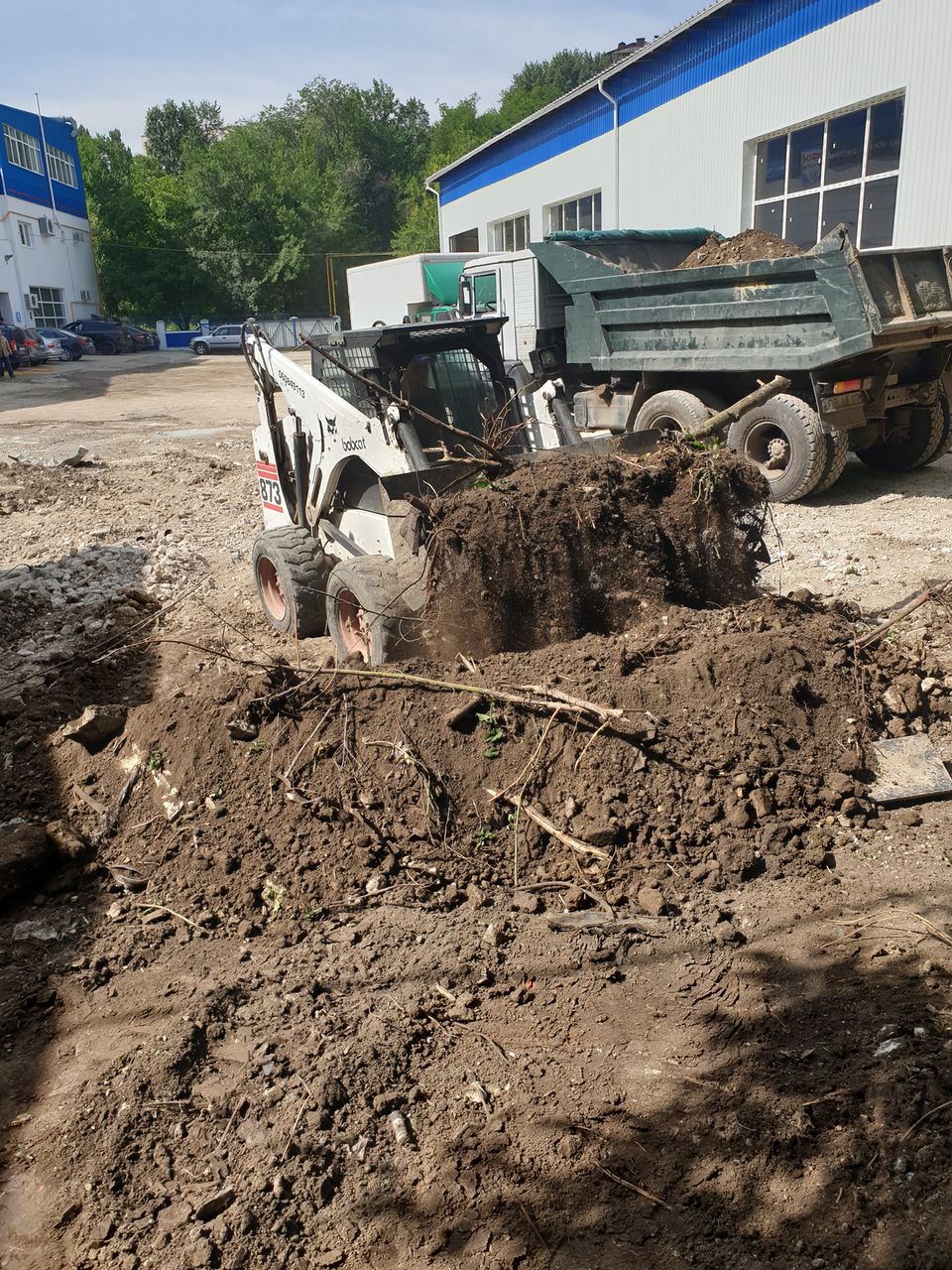 Servicii bobcat kamaz, buldoexcavator demolare  si evacuare excavator,вывоз стороительного мусора foto 4