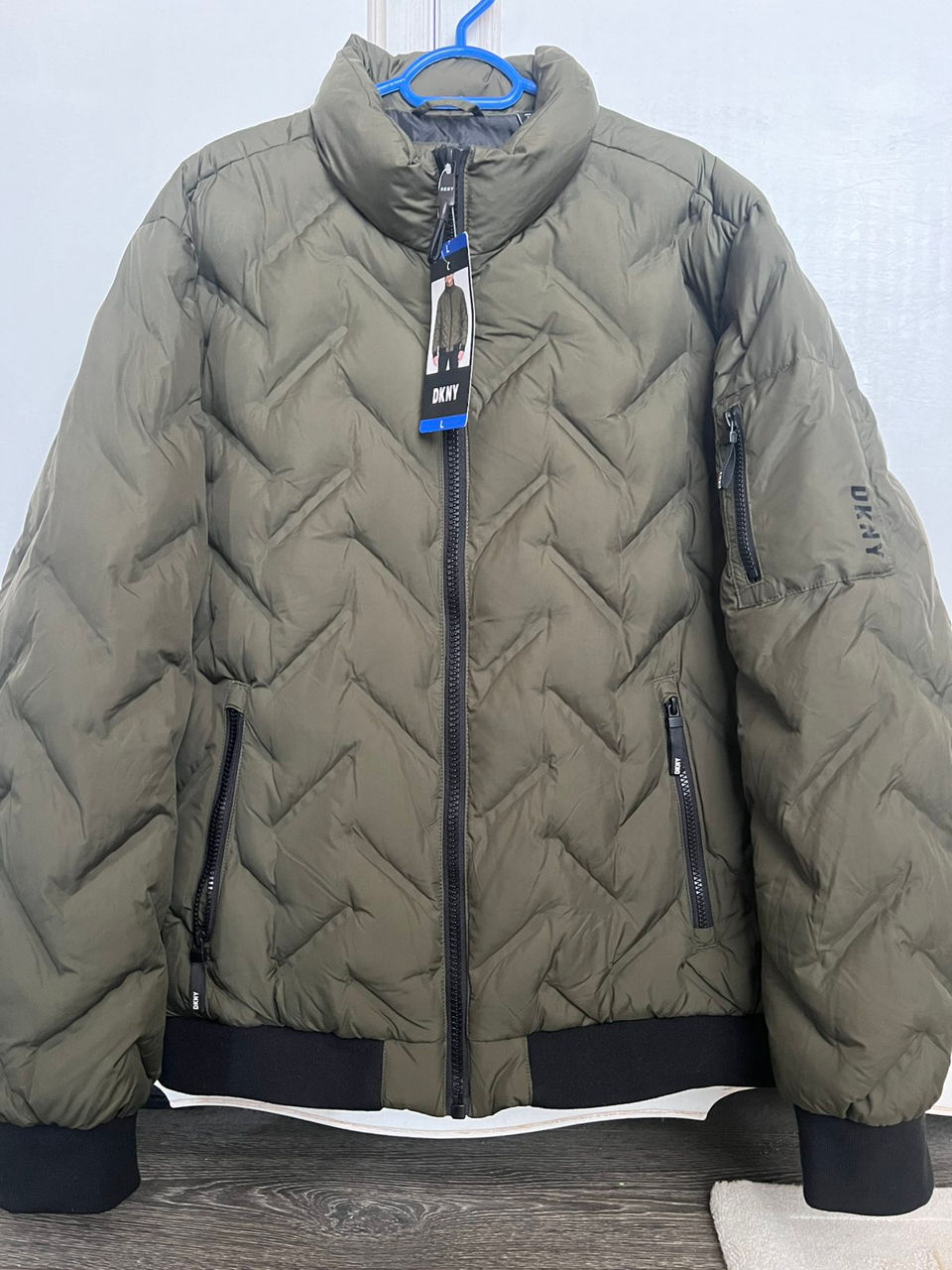 DKNY noua mar L foto 1