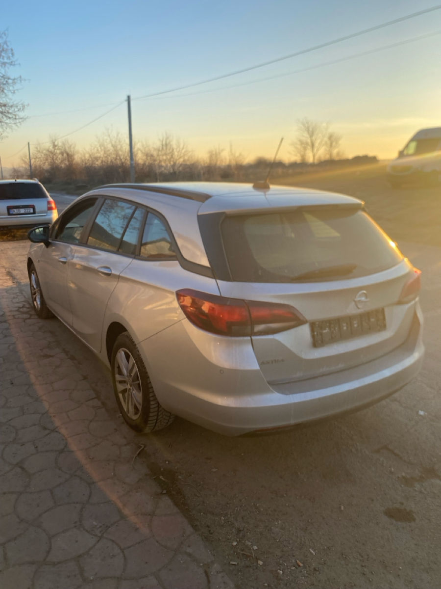 Opel Astra K 3 cilindri 1.5 diesel  foto 4