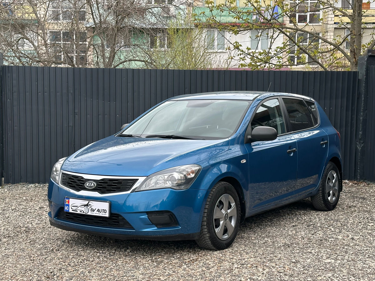 KIA Ceed фото 0