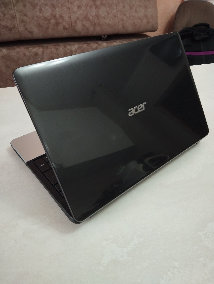Vând laptop Acer + geantă laptop cadou foto 5