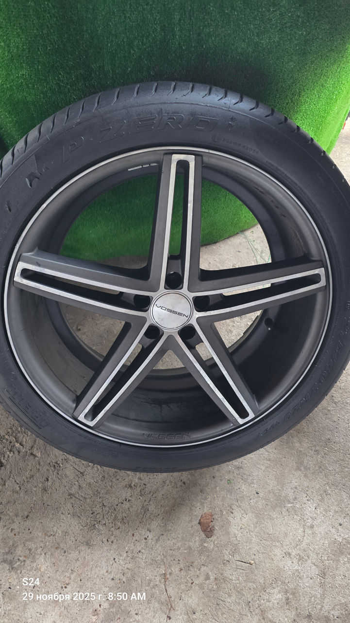 Vossen cv5 (original) r20/112, dia 66.6/et 32,9j, pneuri Pireli 275/40