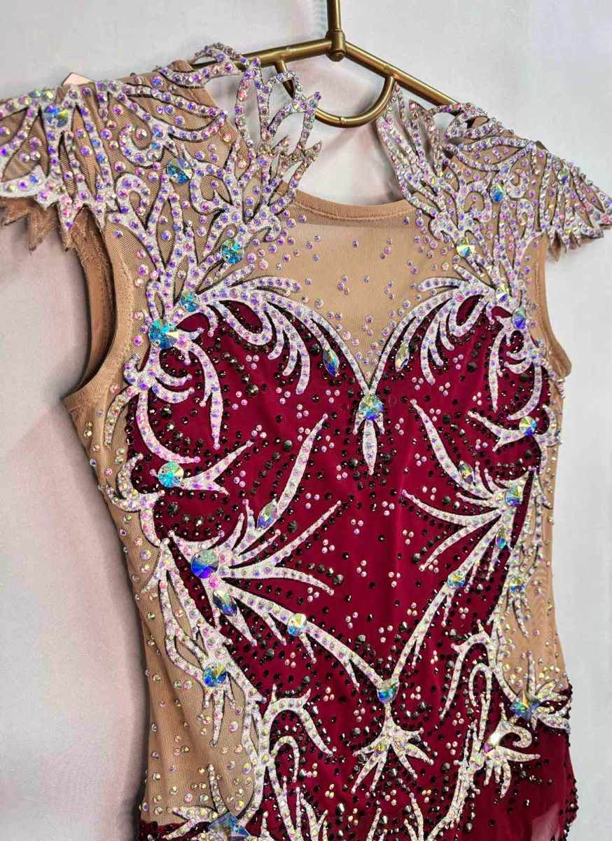 Costum pentru gimnastică ritmică foto 0