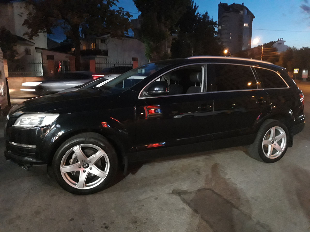 Audi Q7 foto 0