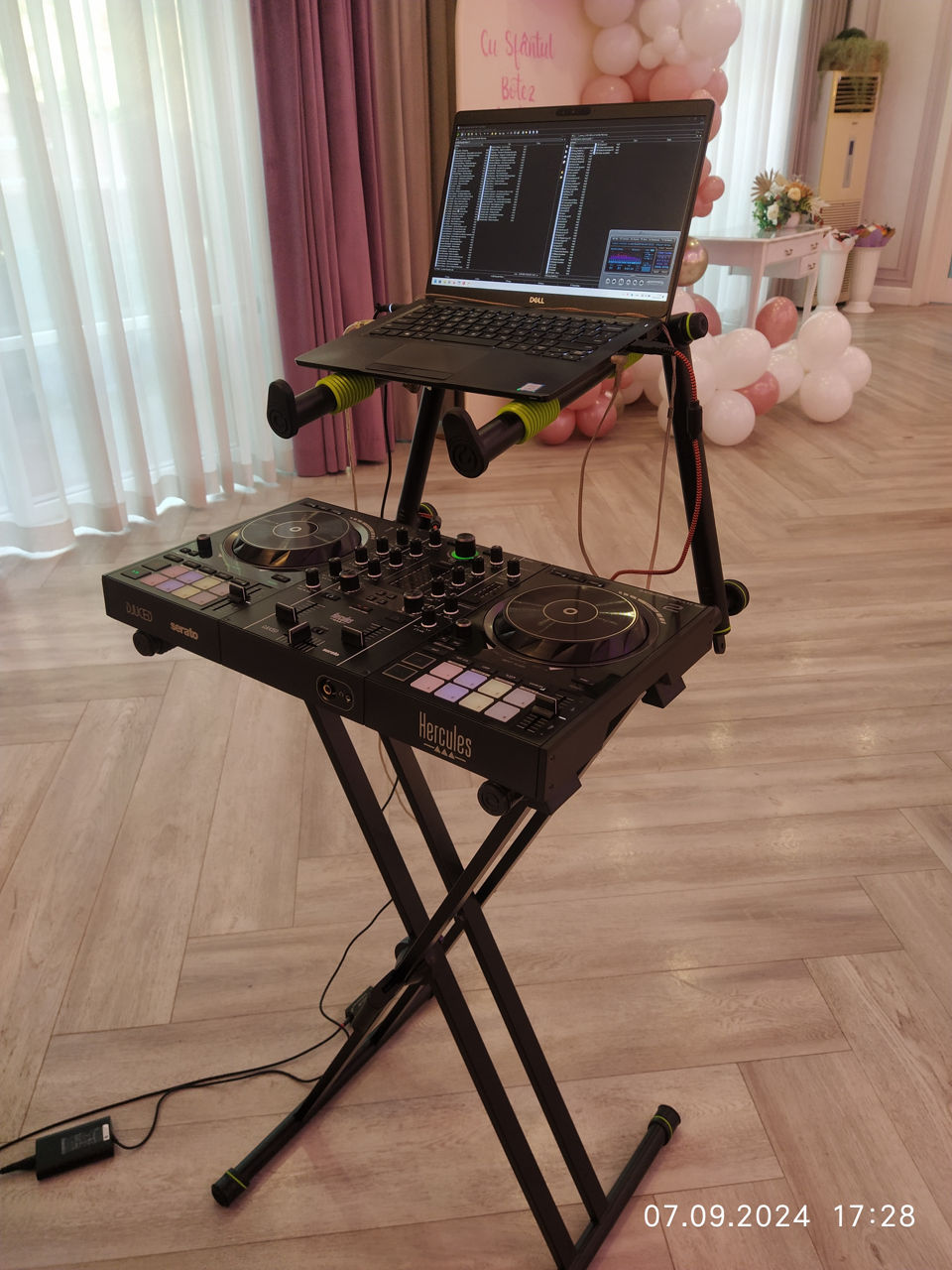 DJ Tetron (muzica + set de lumini + program la vioara). Doar muzica de calitate si lumini ritmate. foto 3
