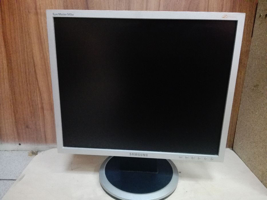 Монитор Samsung SyncMaster 723n, диагональ 17", работает отлично