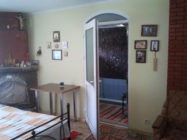 Teren de constructie (32 ari) cu imobil (30 pe 16) cu semisubsol (100 m2) centrul Ialoveniului. foto 5