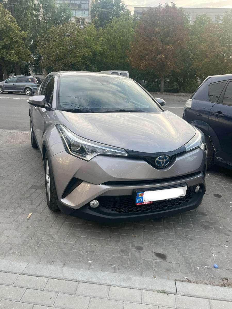 Toyota C-HR foto 0