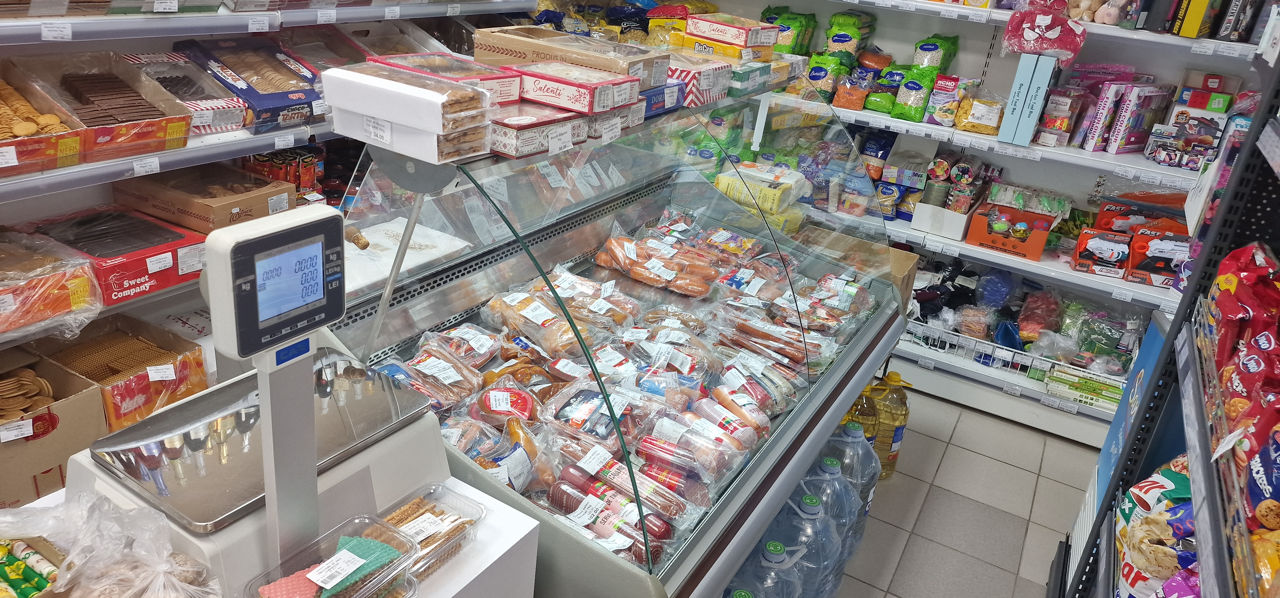 Se vinde frigidere, vitrine,  masa de marcaj.  Toate in stare ideală.  foto 9