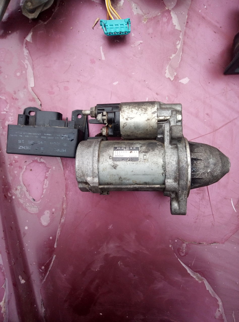 Piese pe motor Mercedes 415  ,315  312 Motor 2,2  2,9 foto 0