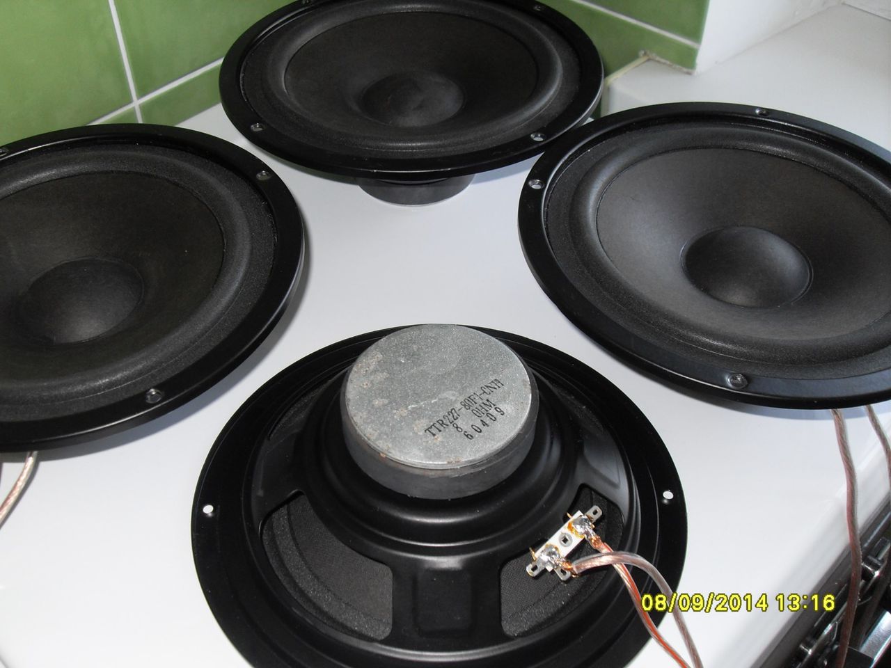 Динамики 4 штуки. Диаметр 22,5 см. 50 Watt 8Om Идеально работают. Из ...