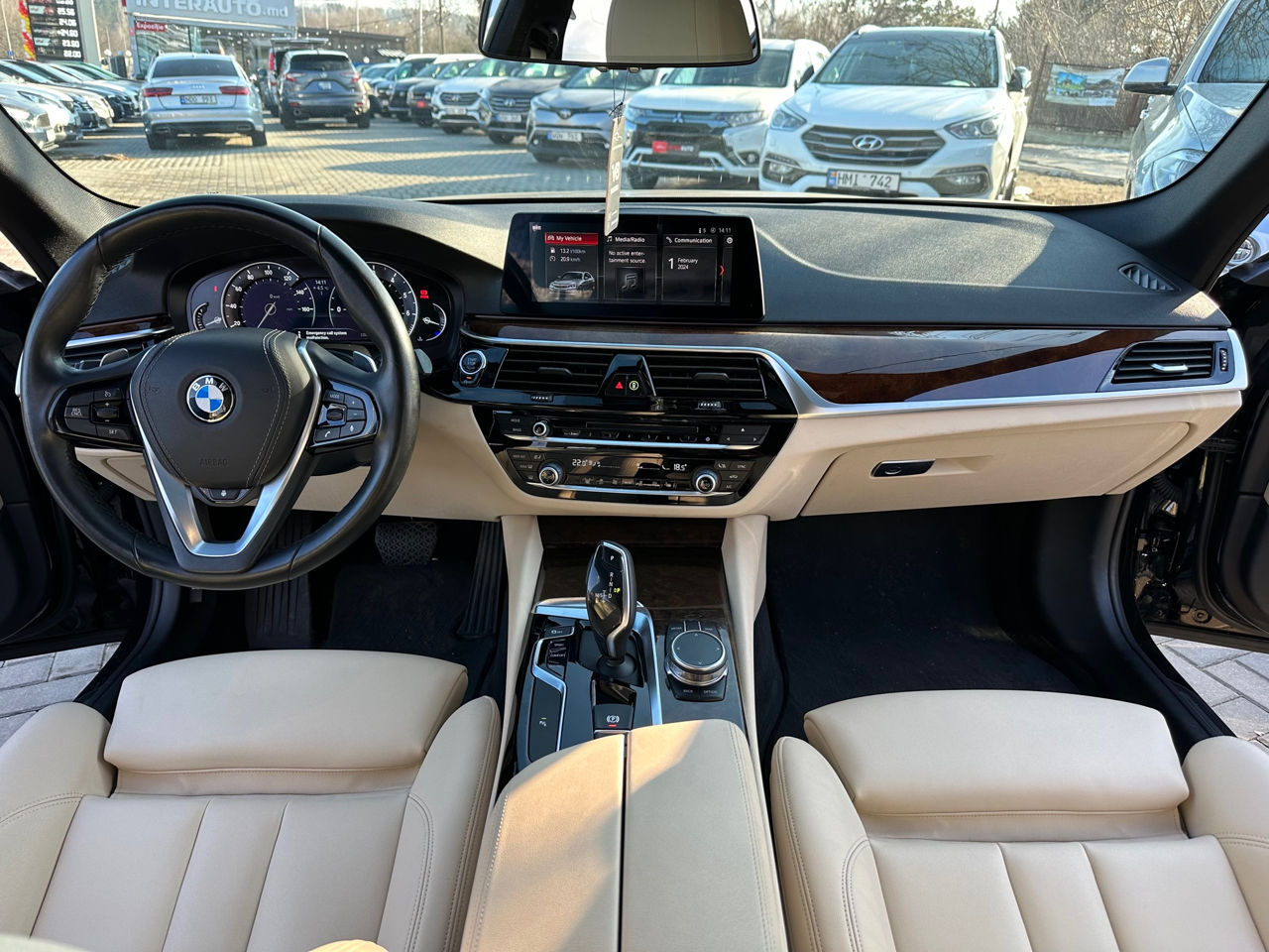 BMW 5 Series foto 8