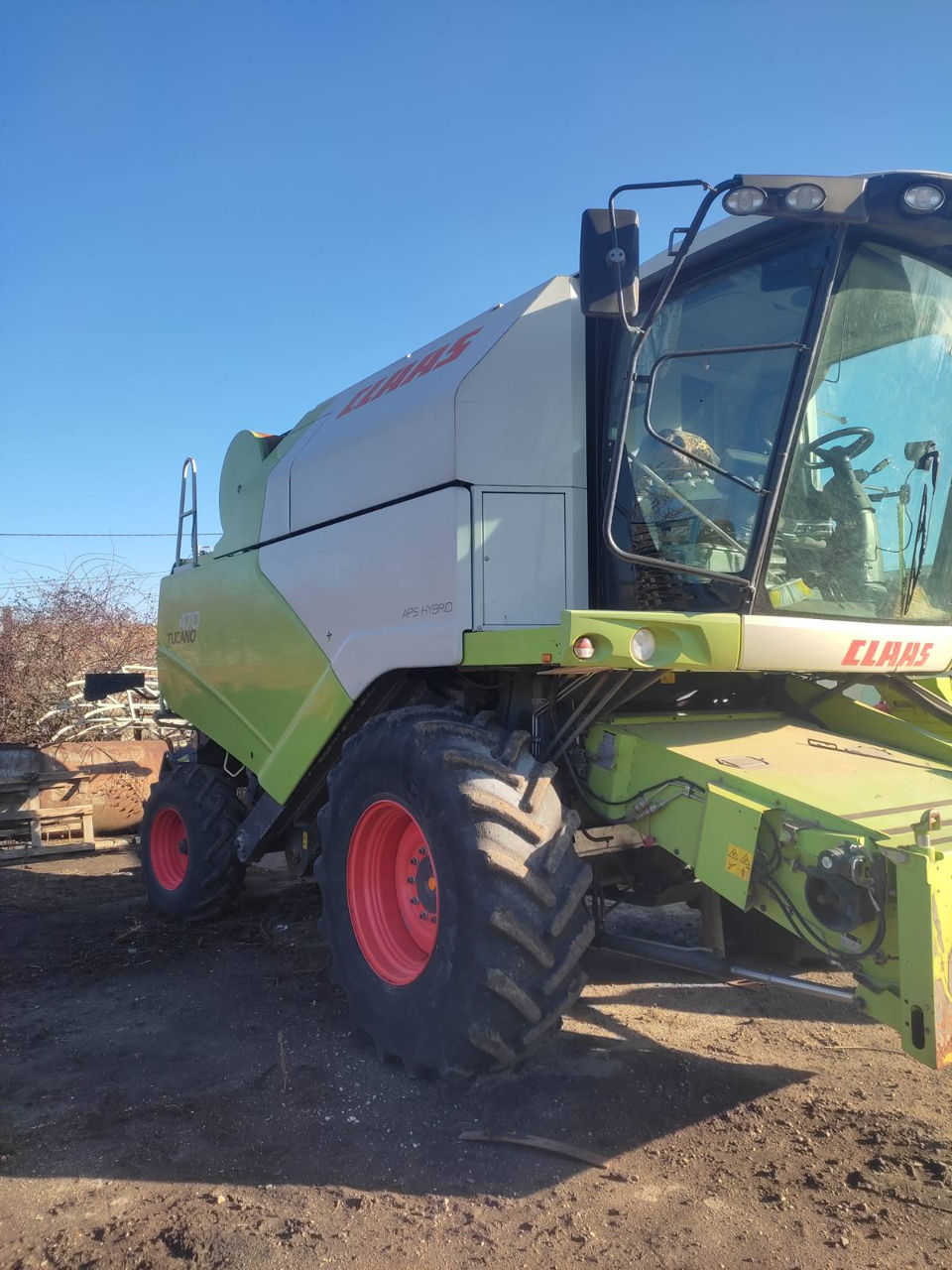 Комбайн Claas Tucano 470 с жаткой 6.6 варио тележка и подсолнечная ...