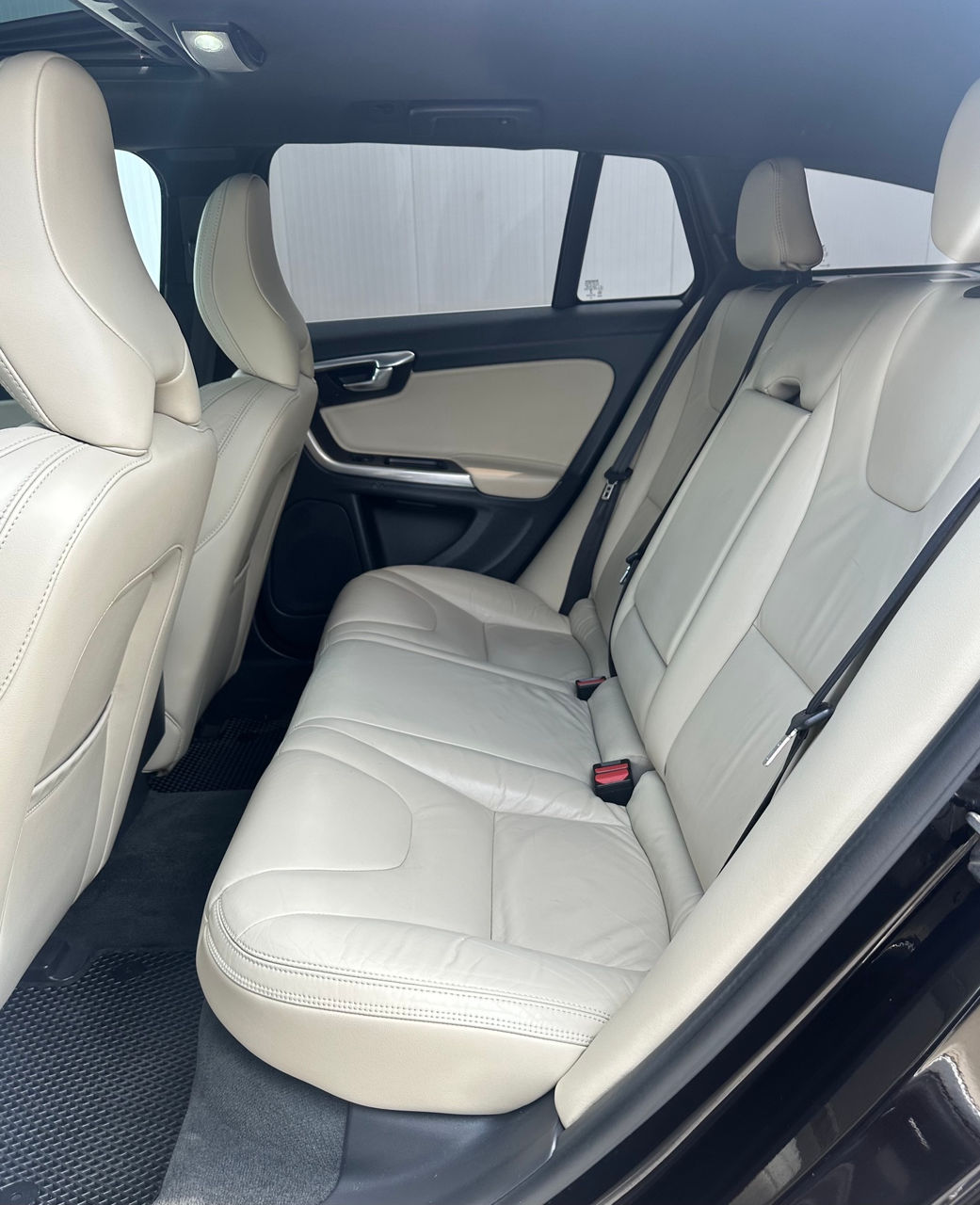Volvo V60 фото 7