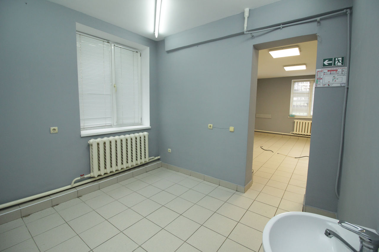 Chirie - spatiu comercial - str. Kiev - intrare separata - este apa foto 3