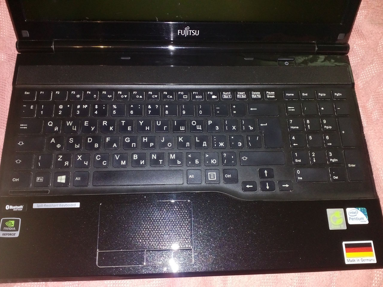 Fujitsu AH532/G21 - (RAM 8GB,GT 620M 1GB)