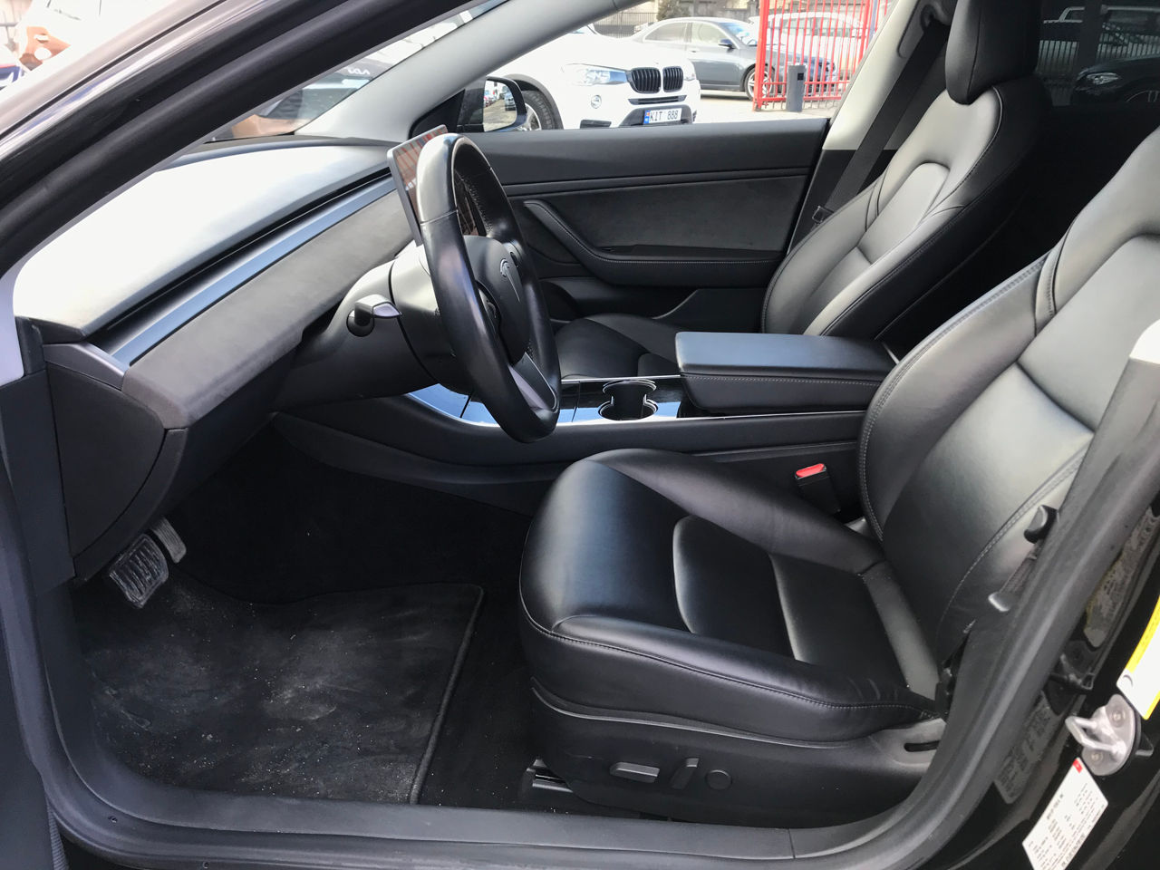 Tesla Model 3 foto 11