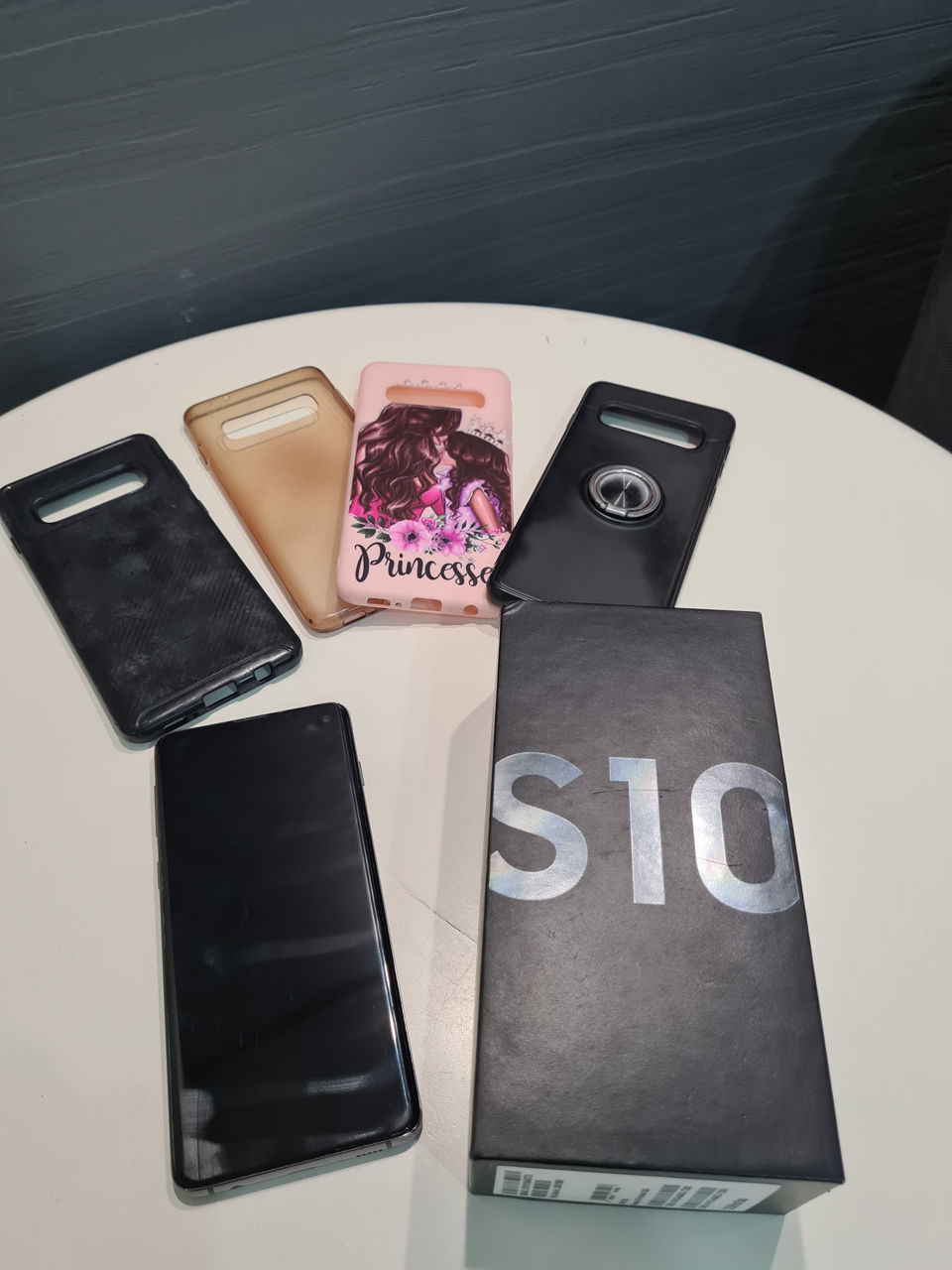 Продаётся смартфон SAMSUNG S10 128 gb Dual Sim Black.RAM 8GB.Состояние ...