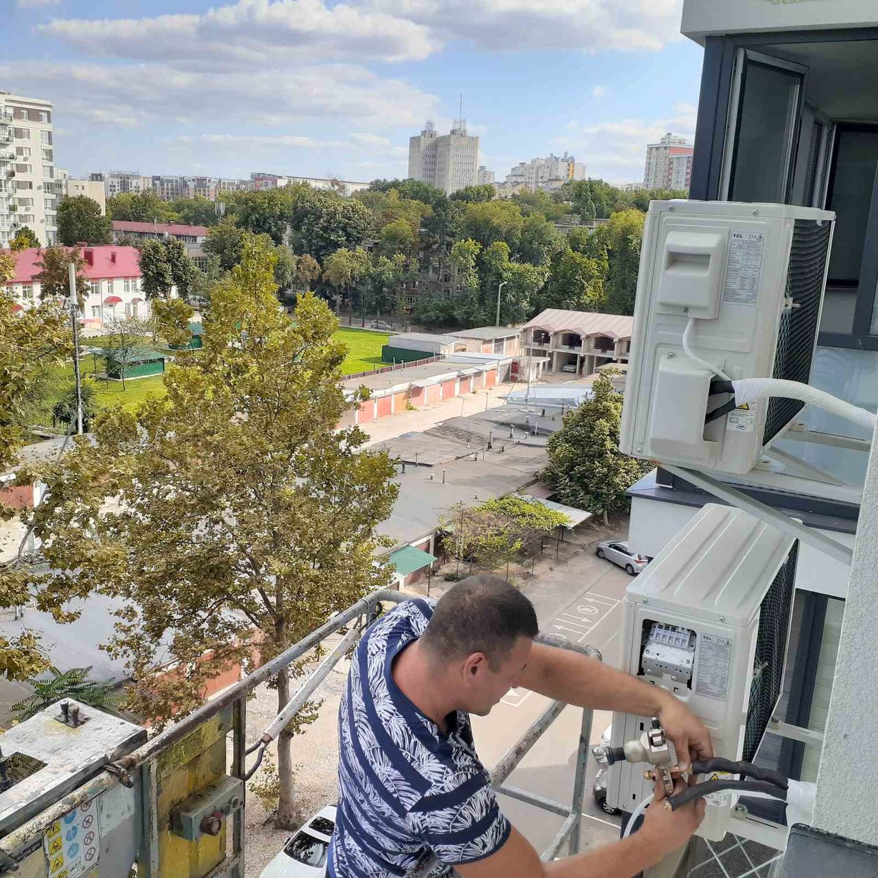Продажа-монтаж-демонтаж кондиционеров, Закладка магистрали под кондиционер, Сервисное обслуживание foto 0