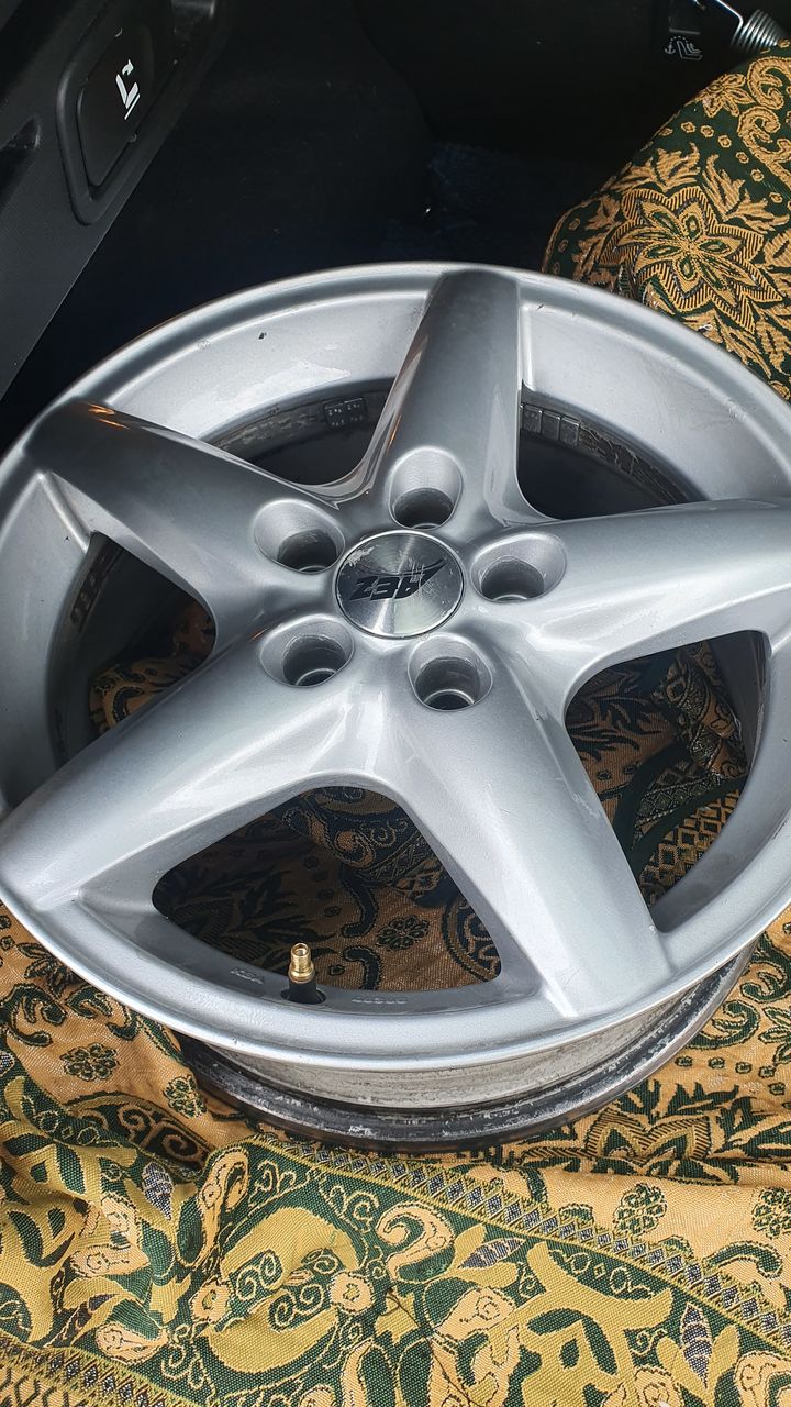 5-108 .Volvo.Ford R16...