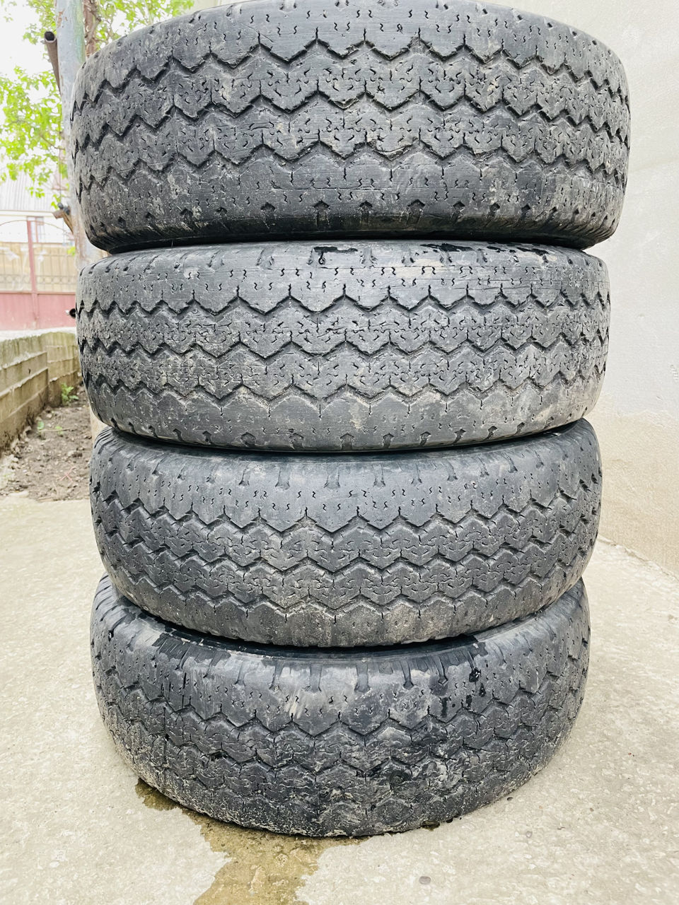 215 70 R15C