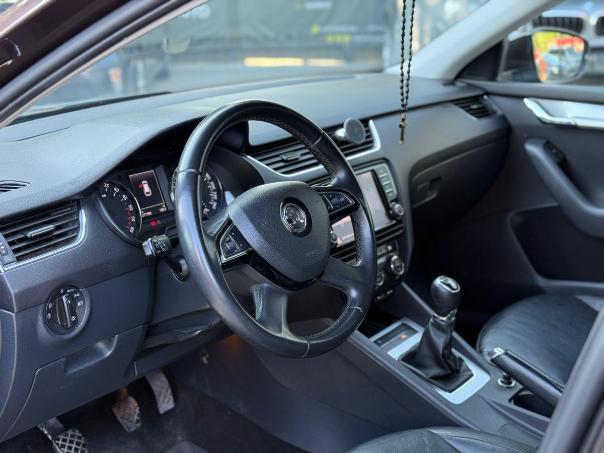 Skoda Octavia фото 8