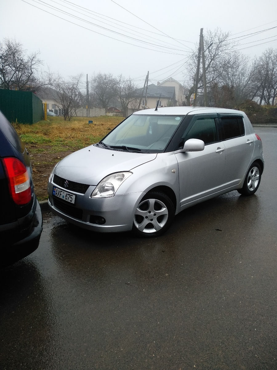 Suzuki Swift foto 0