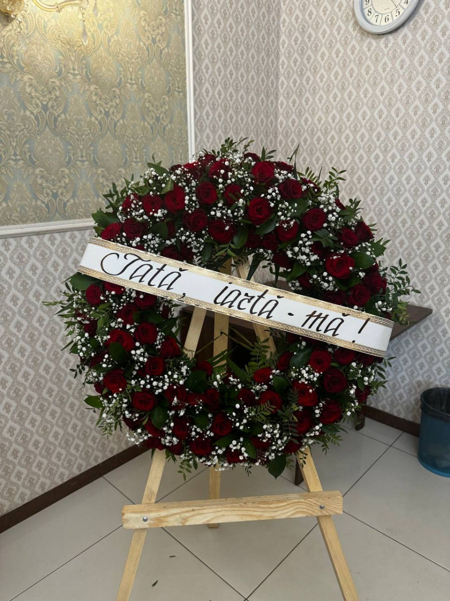 Coroane funerare din flori naturale foto 3