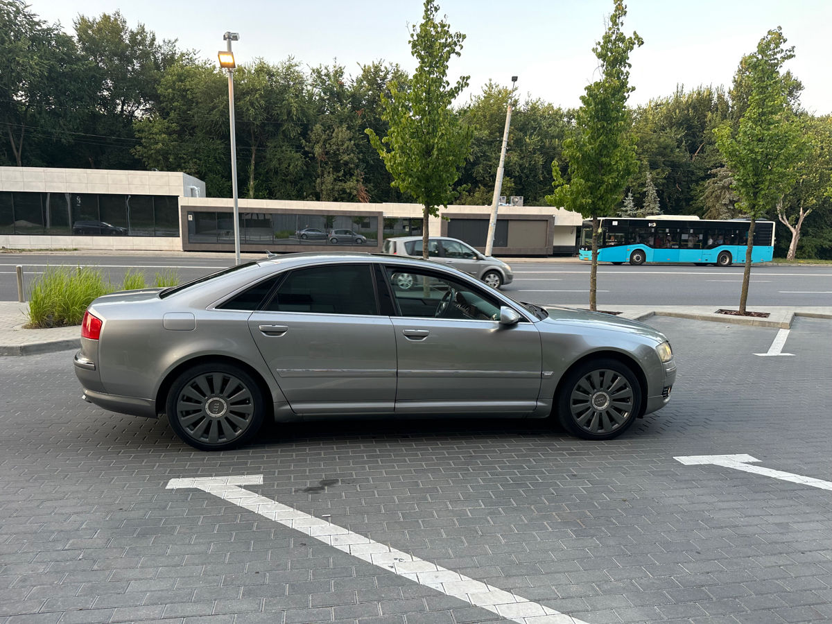 Audi A8 foto 3