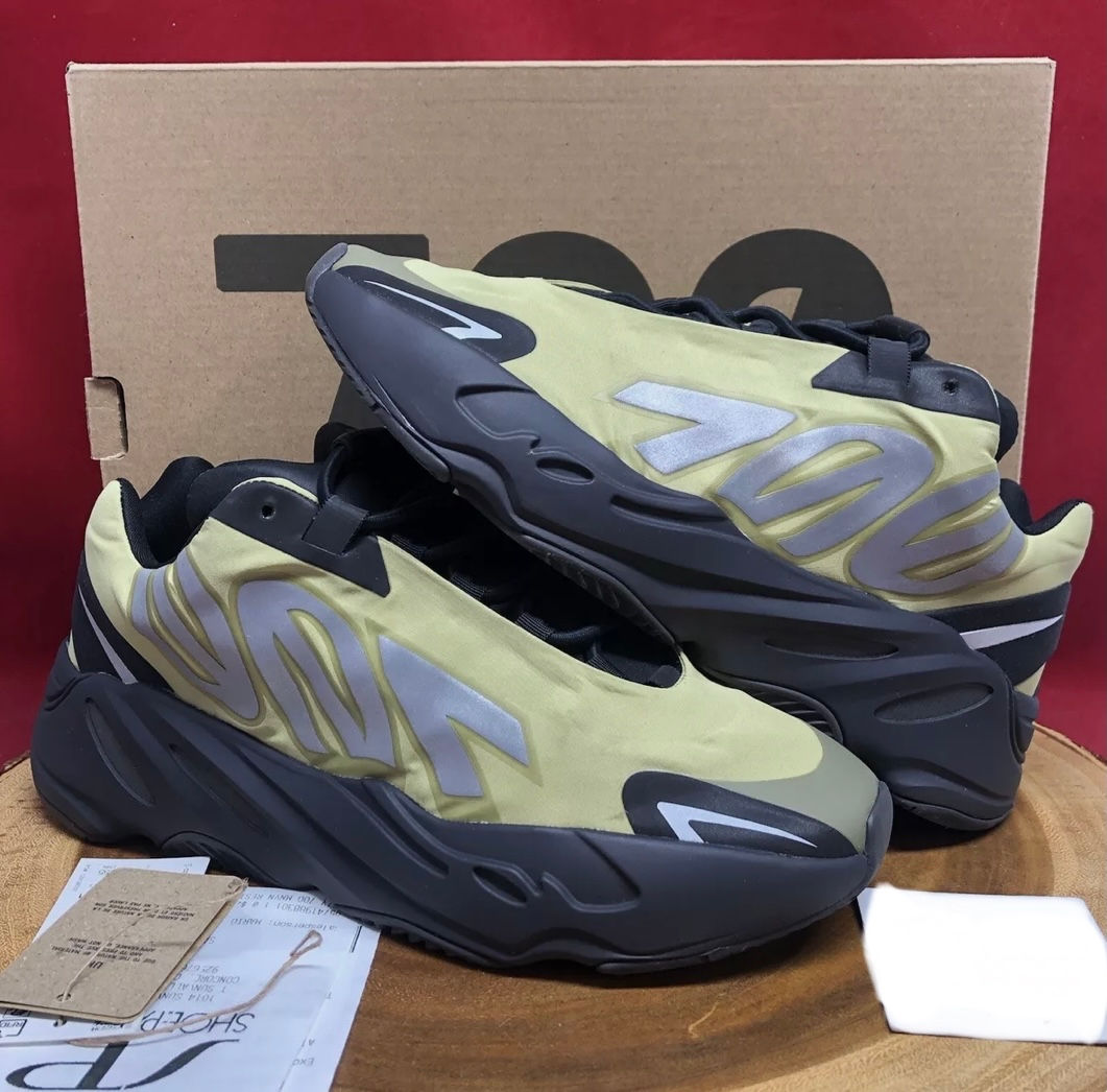 Adidas Yeezy Boost 700 foto 2