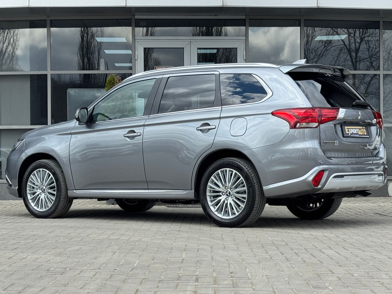 Mitsubishi Outlander — фото 4