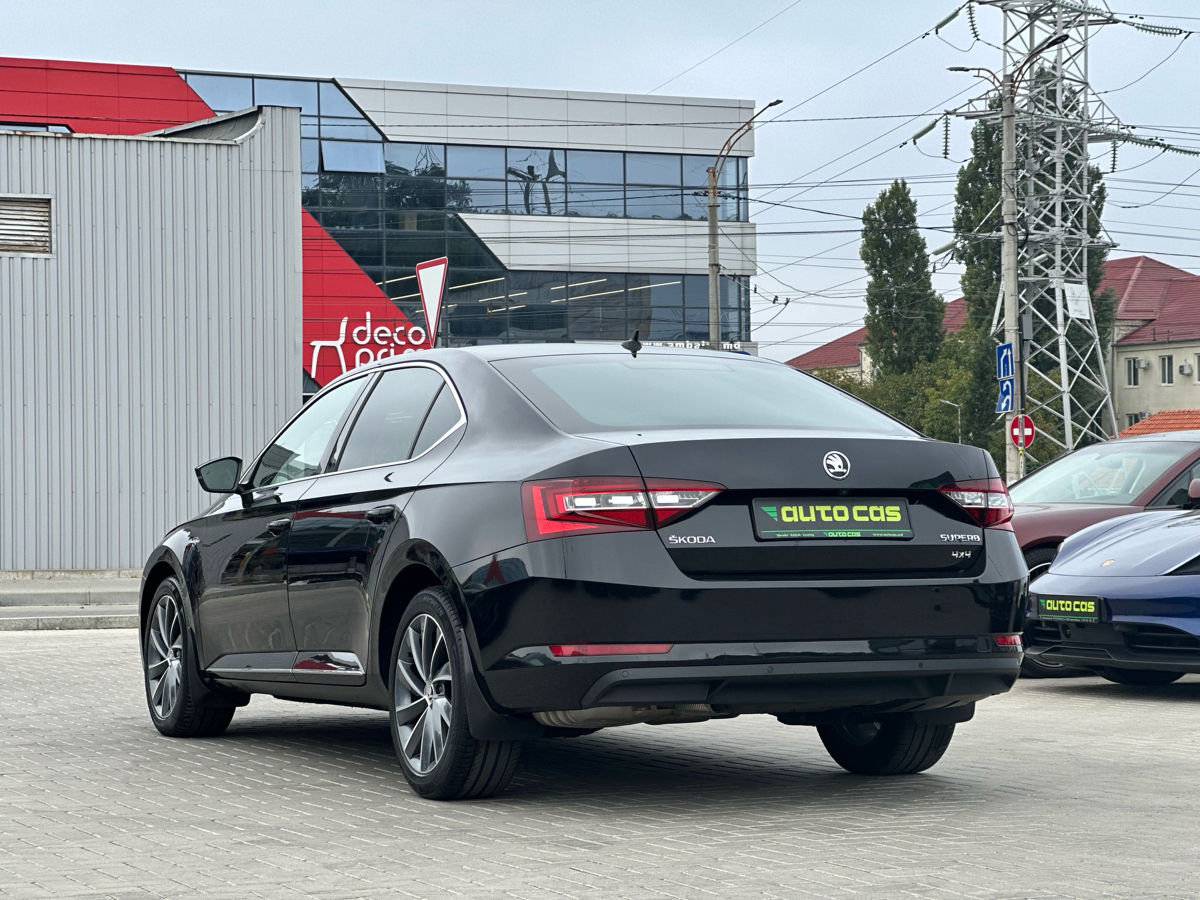 Skoda Superb foto 4