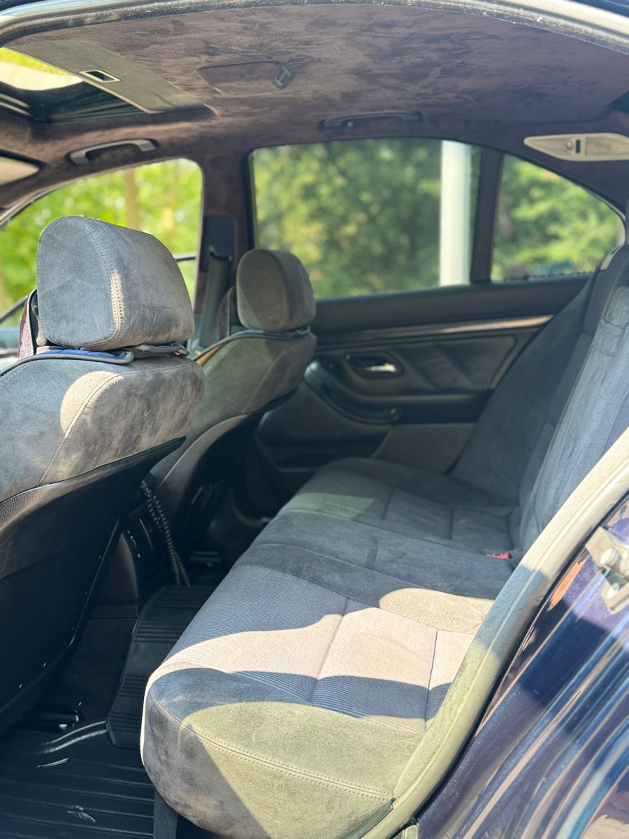 BMW 5 Series foto 7
