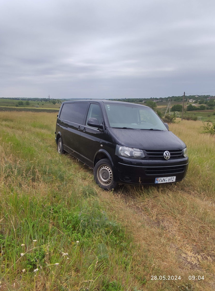 Volkswagen T 5 +,bază lungă,6 locuri,6viteze,140k.p.revizie tehnica 05.2026. фото 0
