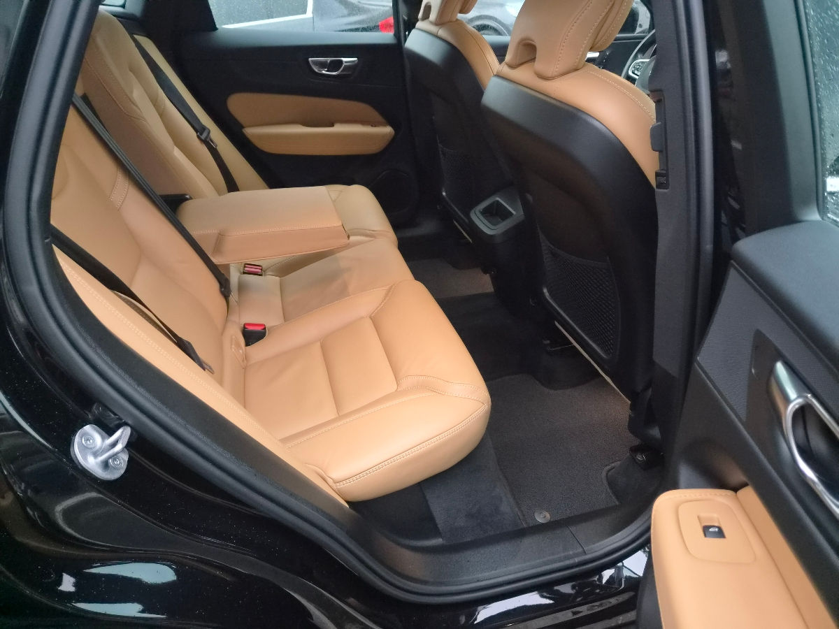 Volvo XC60 2022 photo 15